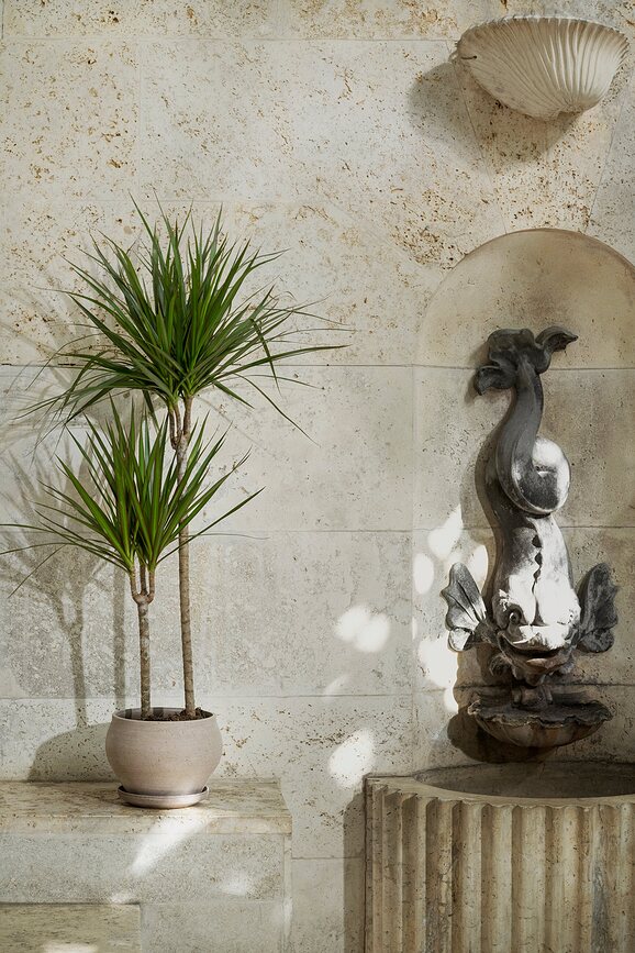 Maceta Delphi, 24 cm, gris, con plato