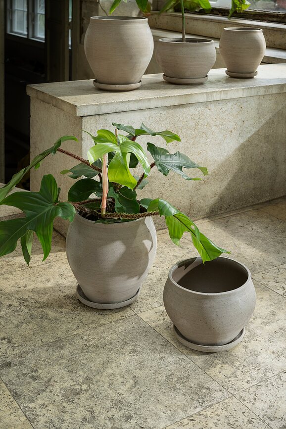 Maceta Delphi, 24 cm, gris, con plato