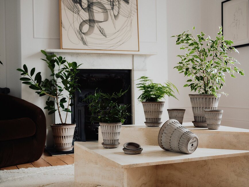 Maceta con plato Pantheon, 12 cm, gris