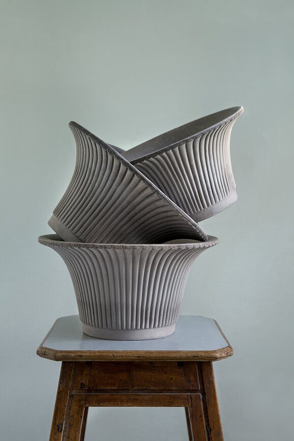 Maceta Daisy, con plato, 25 cm, gris