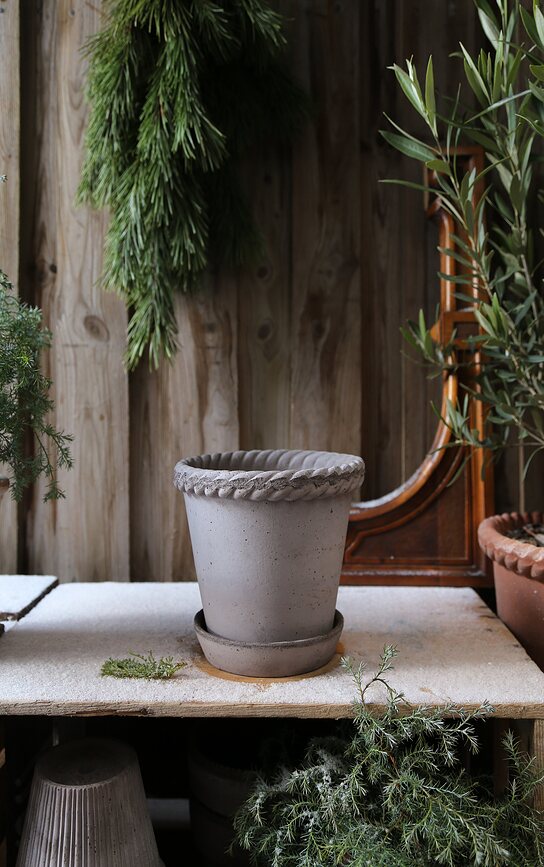 Maceta con plato Emilia, 16 cm, gris