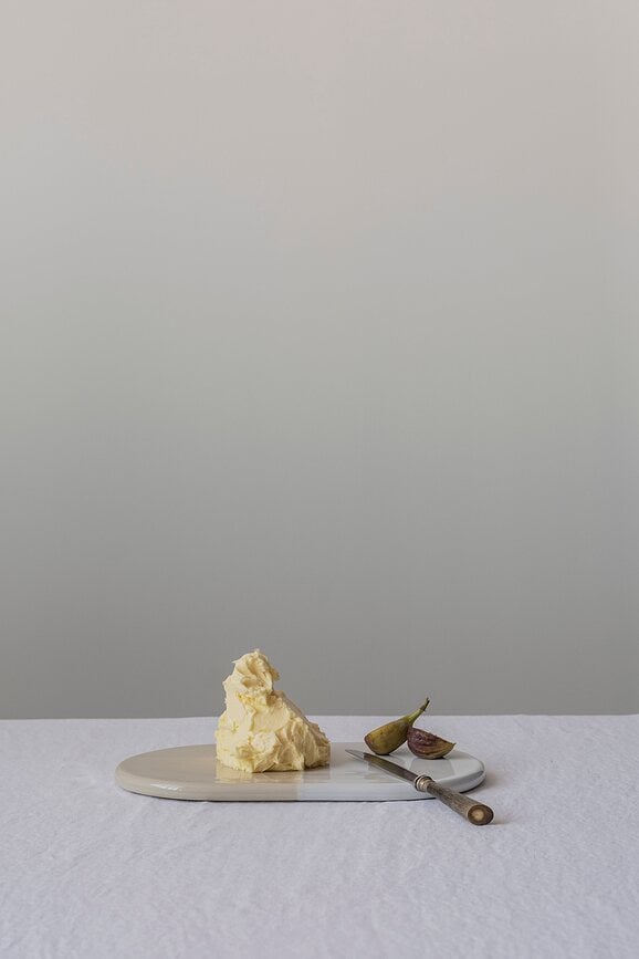 Nuna Pladenj, 20 x 34 cm, bel