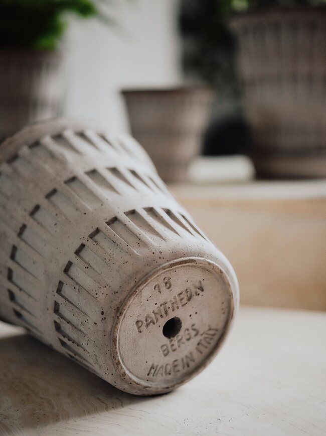 Pantheon Pot de Fleurs avec Soucoupe 12 cm, gris