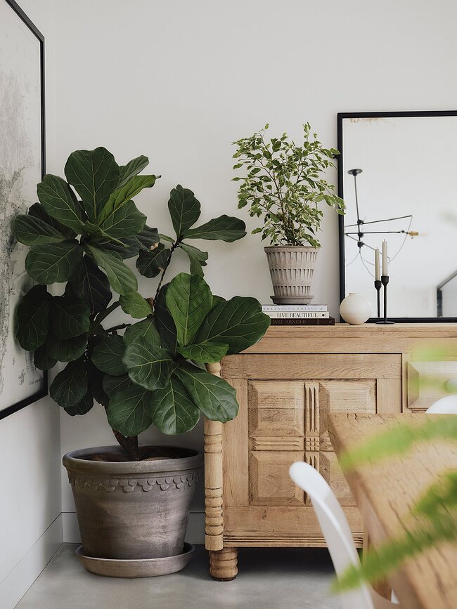 Pantheon Tegla s podloškom 12 cm siva