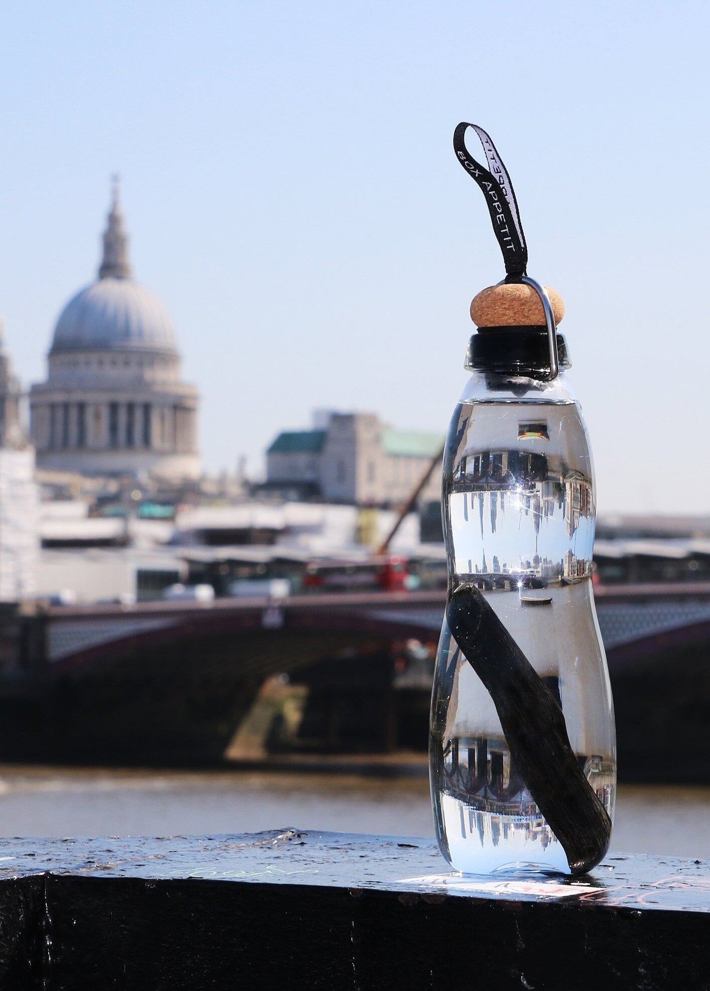 Eau Good Water bottle with filter glass Black+Blum FormAdore