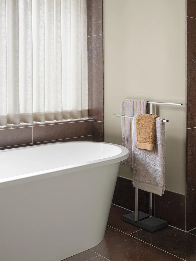 Arto Brisača s tankimi črtami, 70 x 140 cm, agave zelena