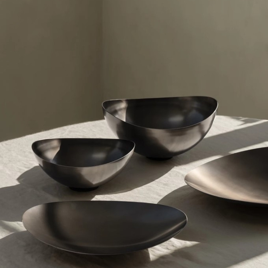 Misa Decorativa de metal quemado Ondea, plana, tamaño S