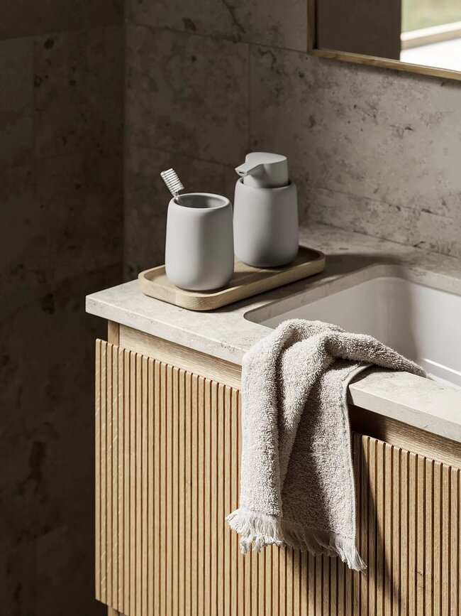 Oku Pladenj S, črni hrast