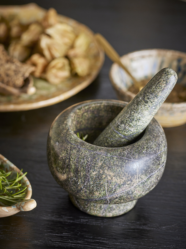 Arazo Možnar s pestilom, zeleno-črn