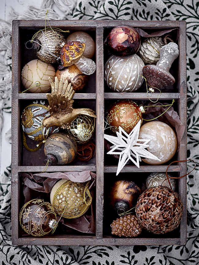 Ciri Kuglica 8 cm zlatna