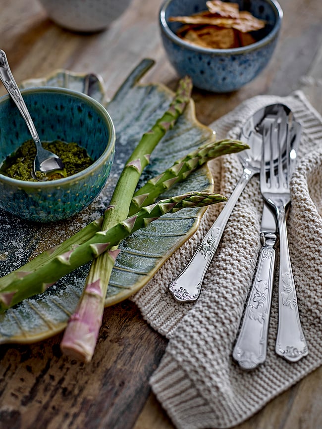 Dorreen Tanjur za posluživanje