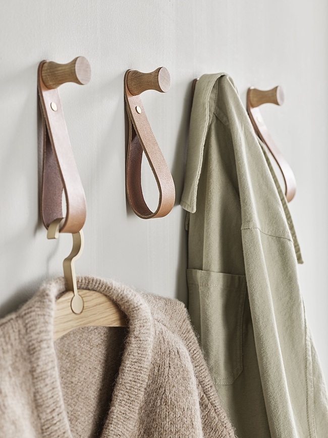 Gancho de pared Trapeze, de roble natural