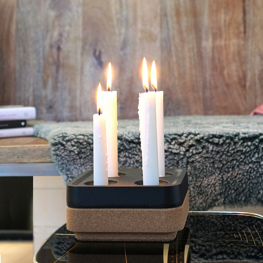 Base de corcho para candelabro Stumpastaken Fyran, negra