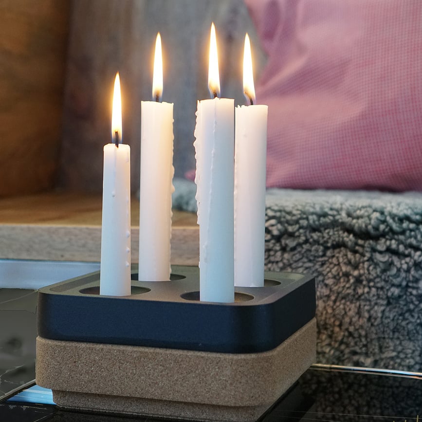 Base de corcho para candelabro Stumpastaken Fyran, negra