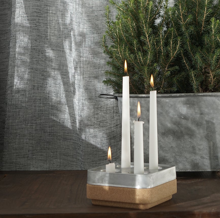 Base de corcho para candelabro Stumpastaken Fyran, negra