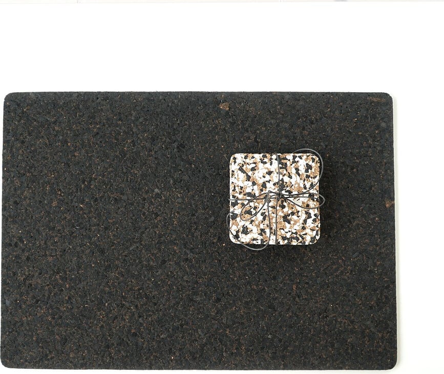 Born in Sweden Salt & Pepper bordskånere kork 2 stk.