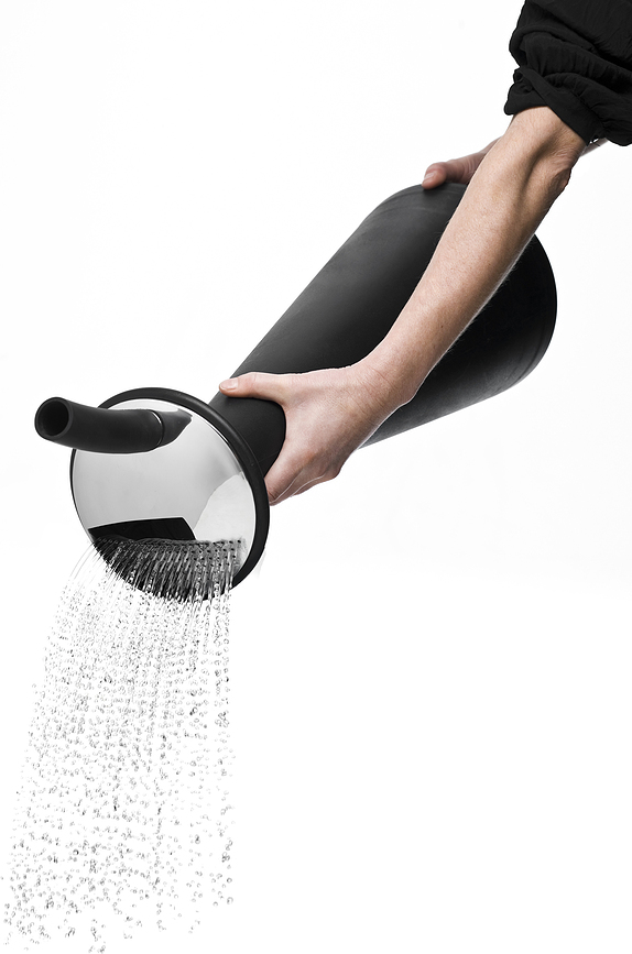 Born in Sweden Zalivalka, 7,5 l, črna