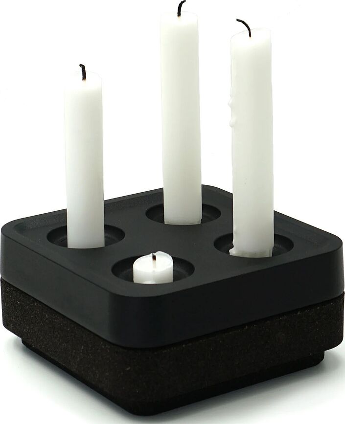 Candelabro Stumpastaken Fyran, con base negra