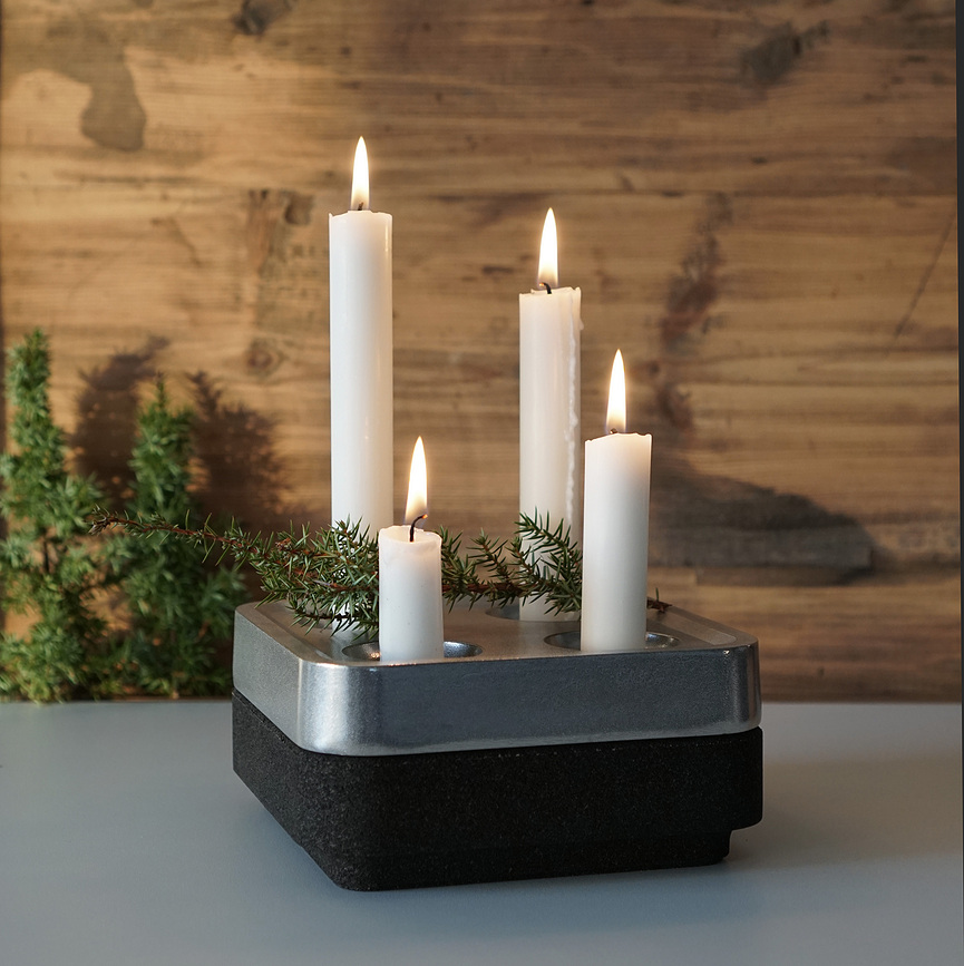 Candelabro de aluminio Stumpastaken Fyran