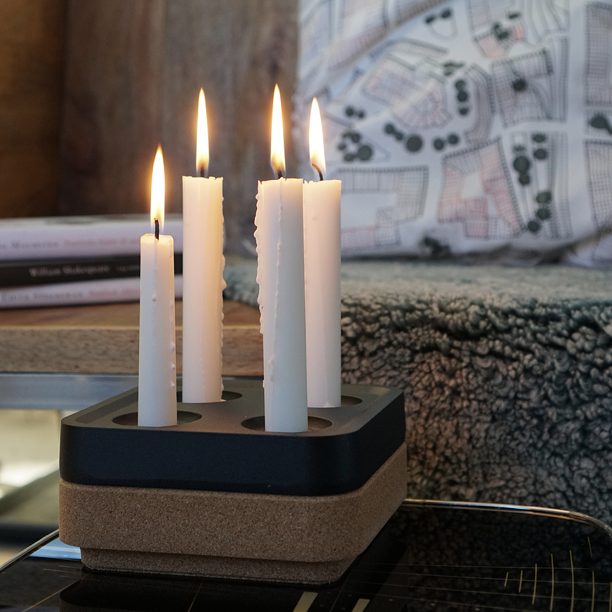 Candelabro de aluminio Stumpastaken Fyran