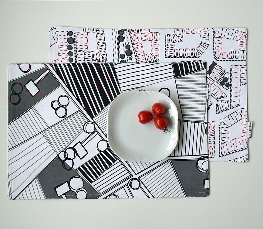 Mantel Individual Sweden from Above Archipelago & Forest, 35 x 45 cm, reversible