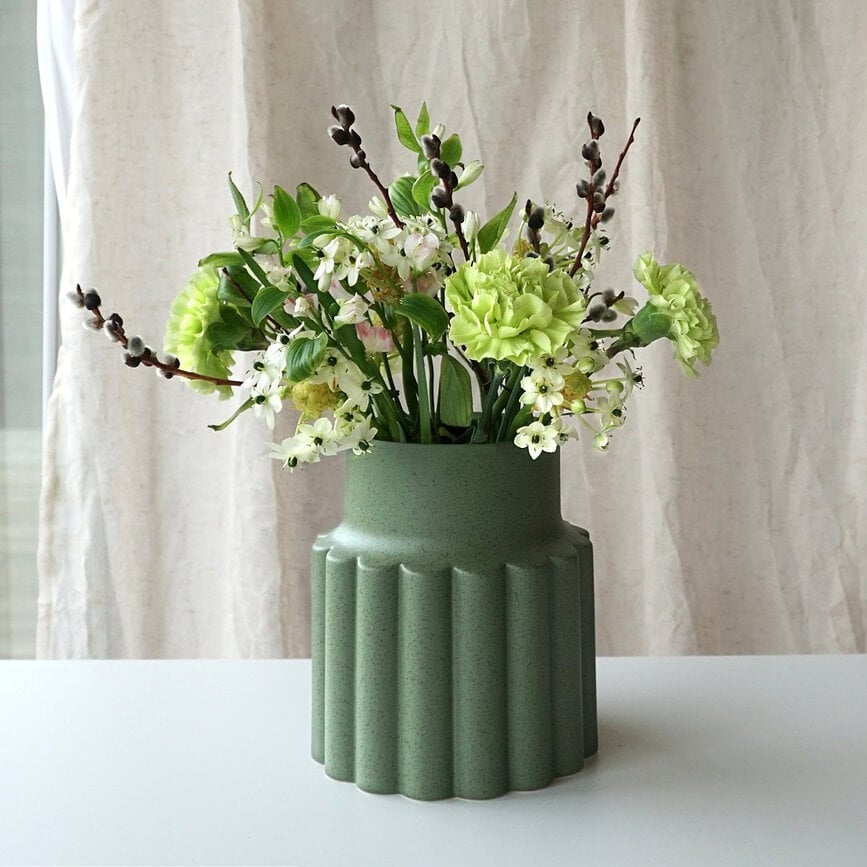 Mylla vase, lav, grå