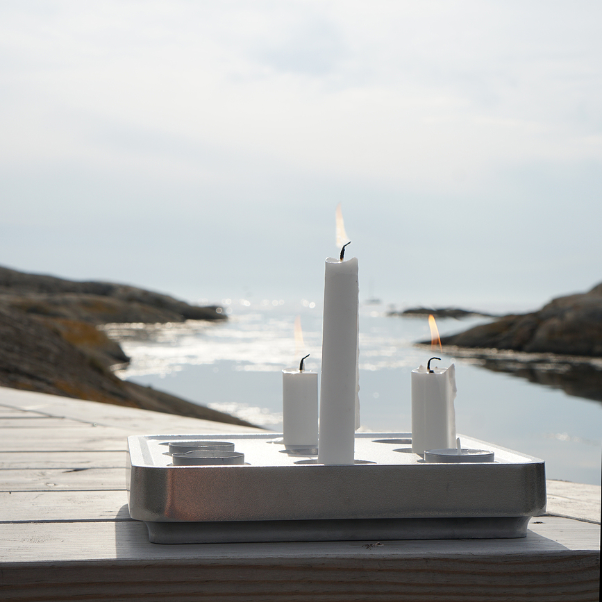 Candelabro de aluminio Stumpastaken, modelo S