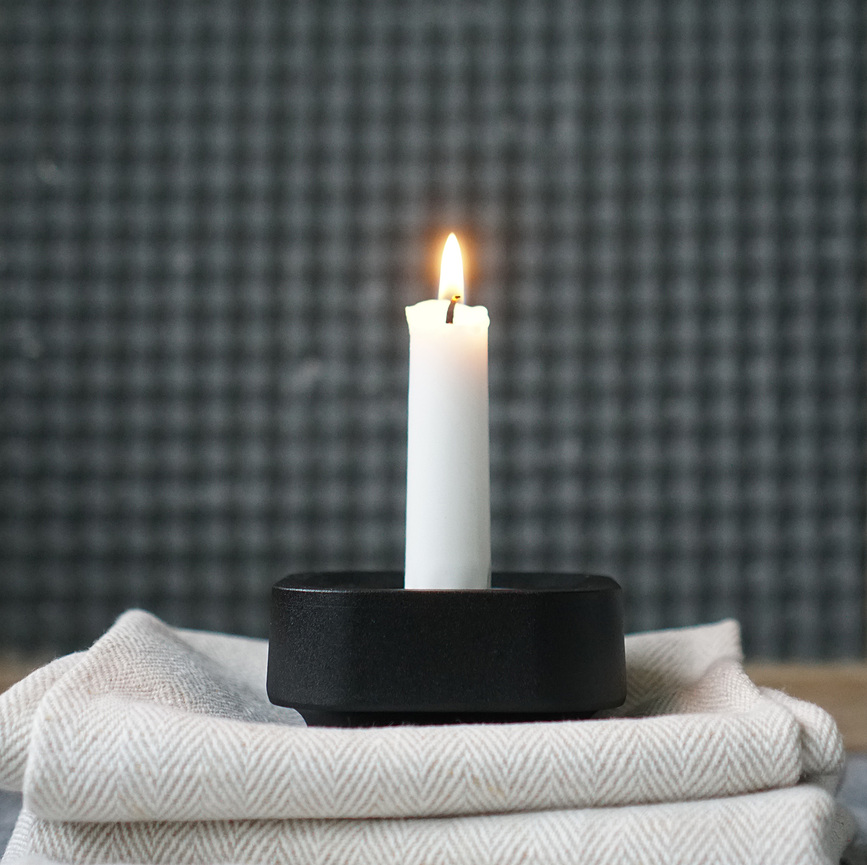 Stumpastaken Ettan Svečnik, črn, aluminij