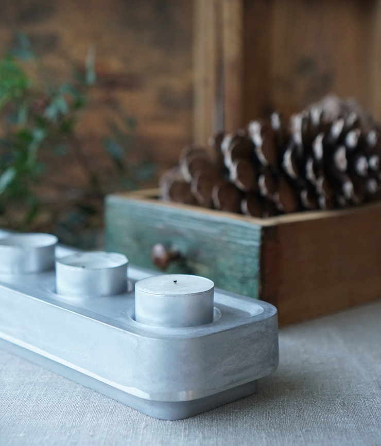 Stumpastaken Svečnik Dolg, aluminijast