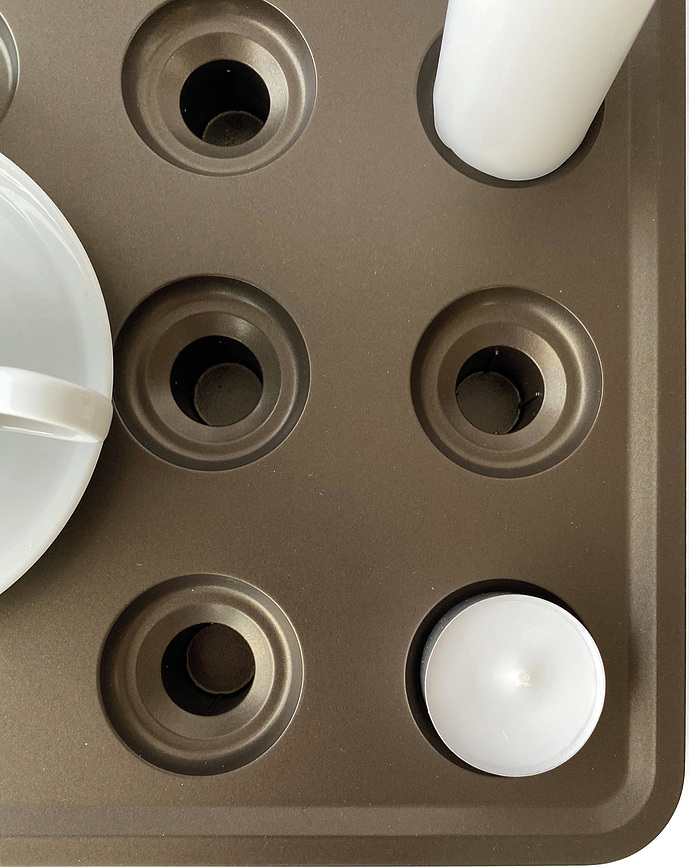 Stumpastaken Svečnik, bel aluminij