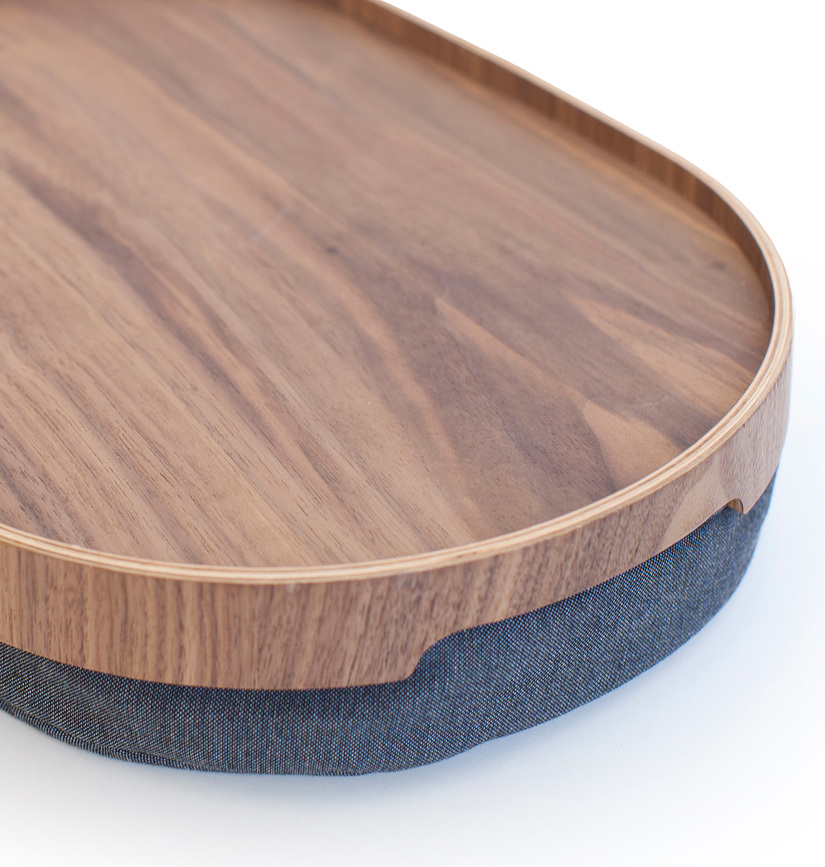 Bandeja Para Regazo de madera de nogal Laptray, ovalada, talla M, con superficie antideslizante, cojín gris