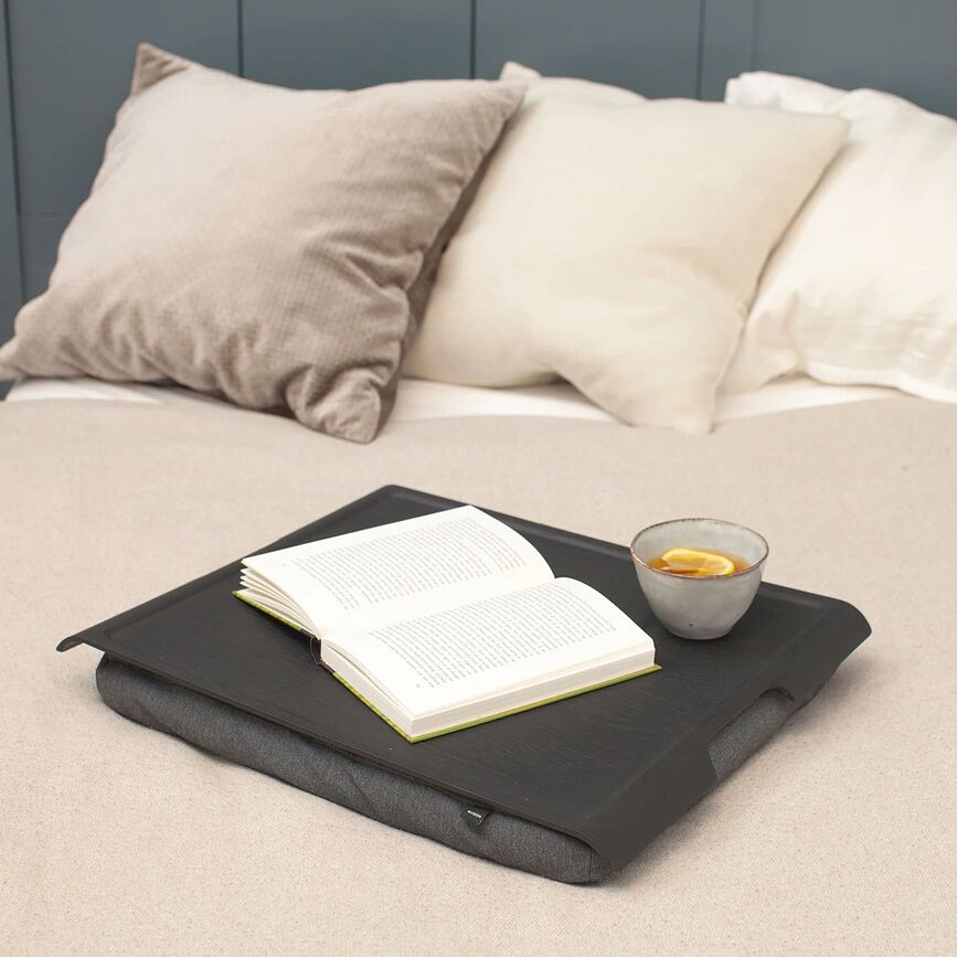 Δίσκος Laptray, με αντιολισθητική επιφάνεια και γκρι μαξιλάρι, L, μαύρο ματ, ξύλο ιτιάς