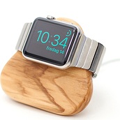 Stovas Tetra Nightstand skirta Apple Watch alyvmedžio