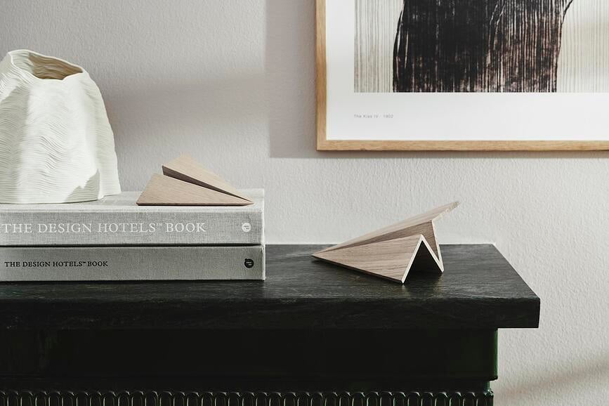 Avión Decorativo Maverick, de madera de roble natural, talla S