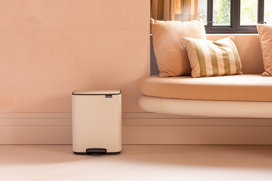 Bo Koš za smeti s pedalom, 12 l, temno siv