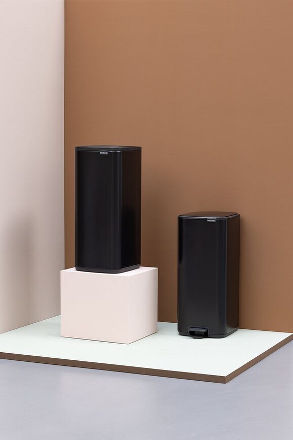 Bo Koš za smeti s pedalom, 30 l, temno siv