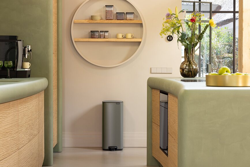 Bo Koš za smeti s pedalom, 30 l, temno siv