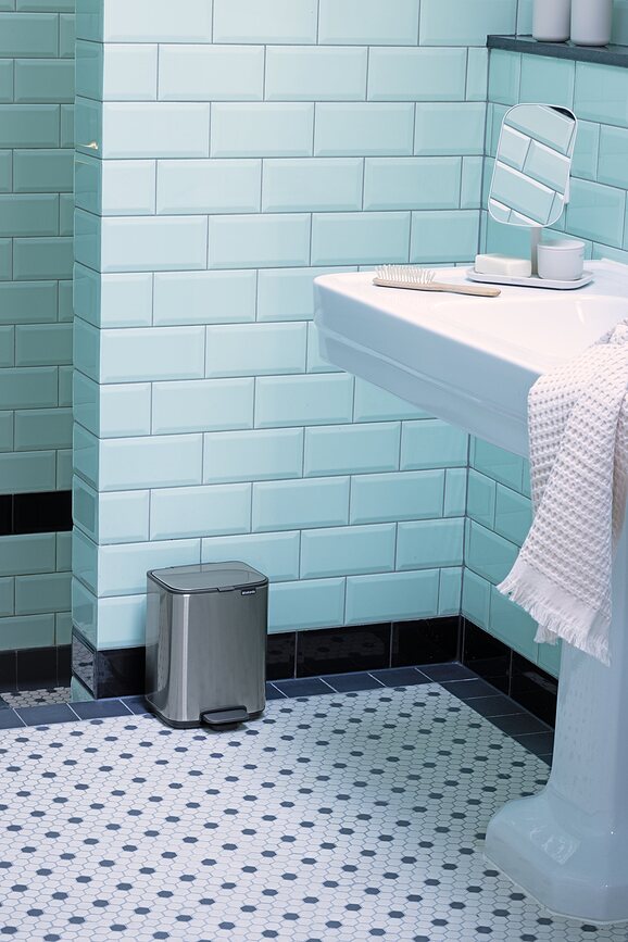 Bo Koš za smeti s pedalom, 4 l, mat črn