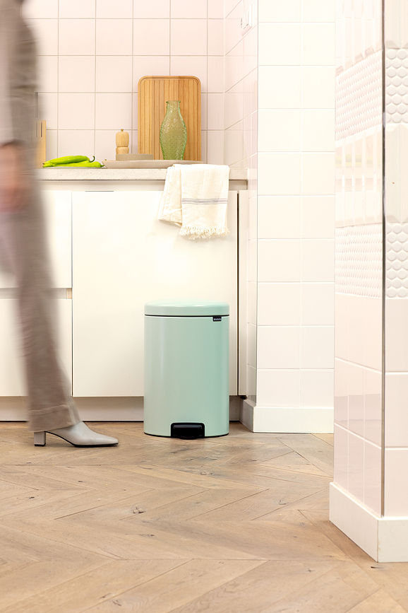 Cubo de Basura de pedal NewIcon, 12 L, verde oscuro