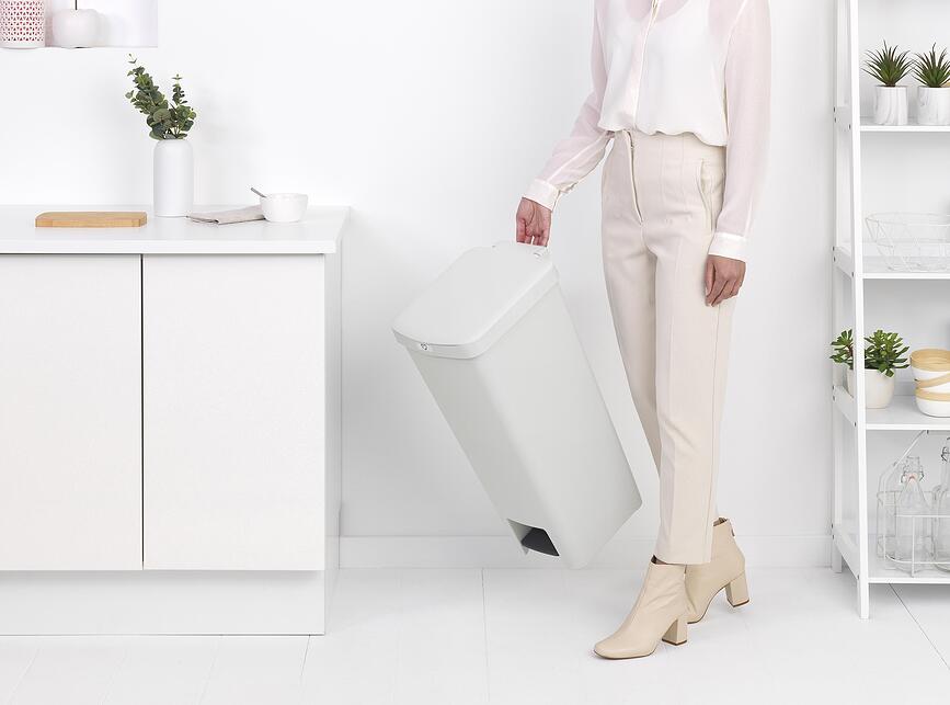 Cubo de basura con pedal StepUp 40 l, beige, reciclado