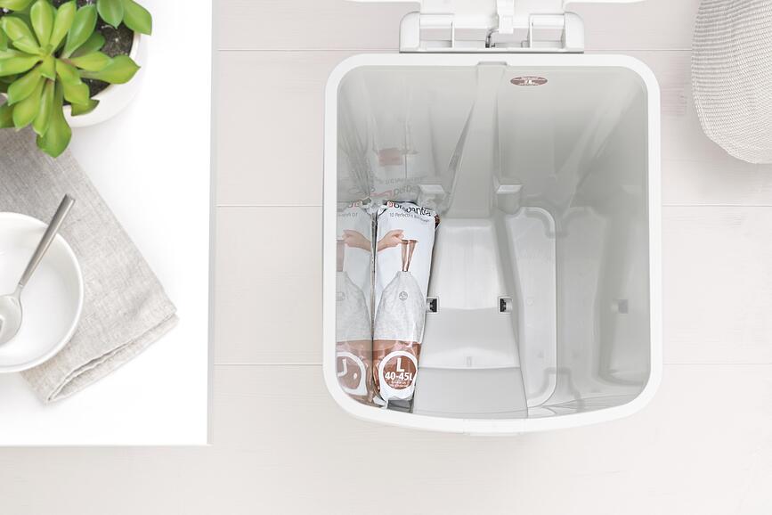 Cubo de basura con pedal StepUp 40 l, beige, reciclado