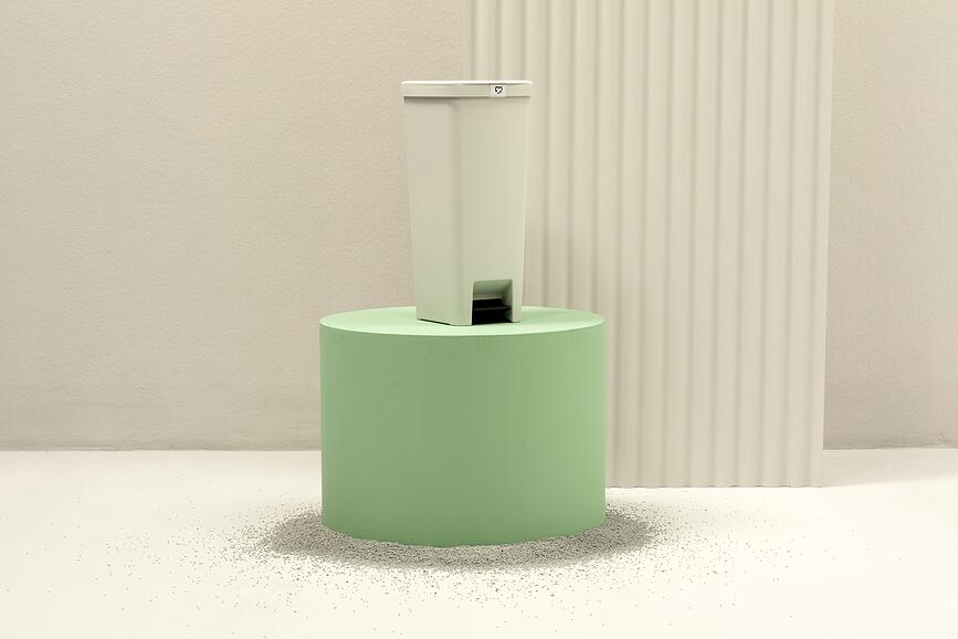 Cubo de basura con pedal StepUp 40 l, beige, reciclado