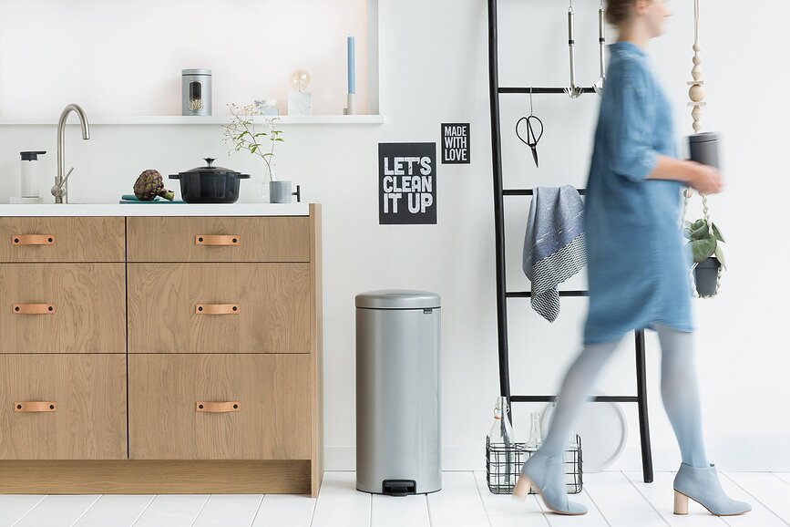 Cubo de Basura de pedal NewIcon, 30 l, amarillo claro