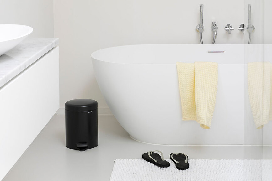 Cubo de Basura de pedal de acero NewIcon, doble compartimento 2 x 2 L