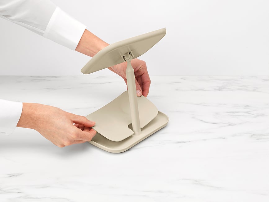 Espejo de Mesa con base ReNew, gris oscuro