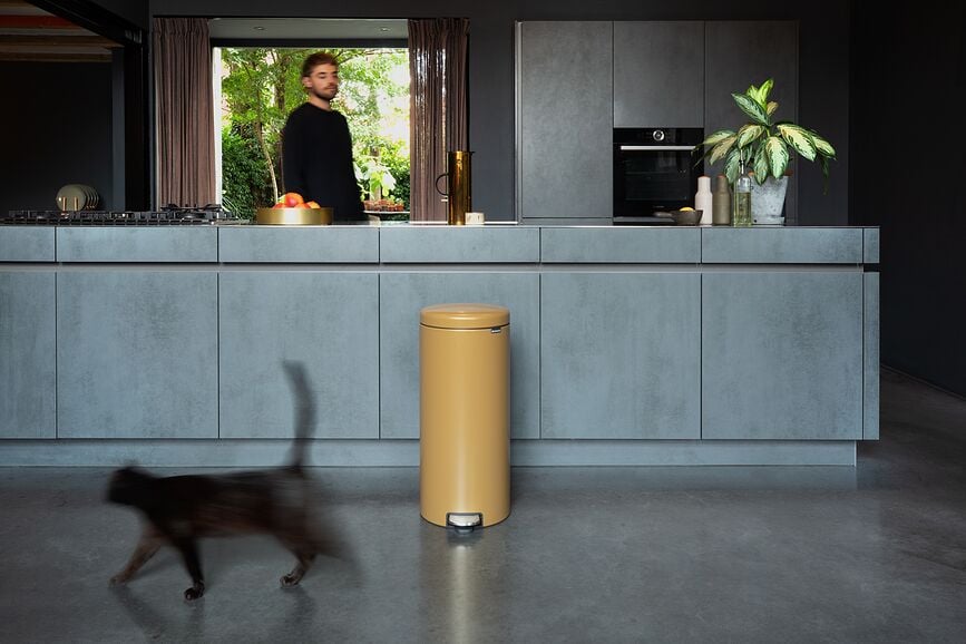 NewIcon Koš za smeće s pedalom 30 l zlatan