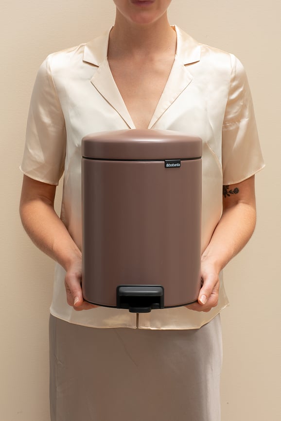 NewIcon Koš za smeti na pedal, 5 l, mat črn