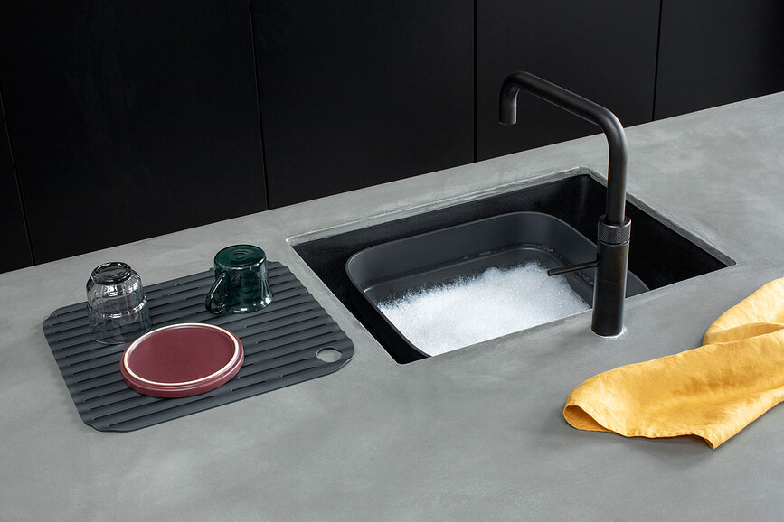 Organizador de Fregadero Sink Side con escurridor, gris oscuro