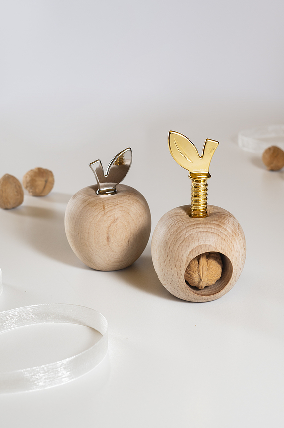 Eden Nutcracker natural wood with chrome