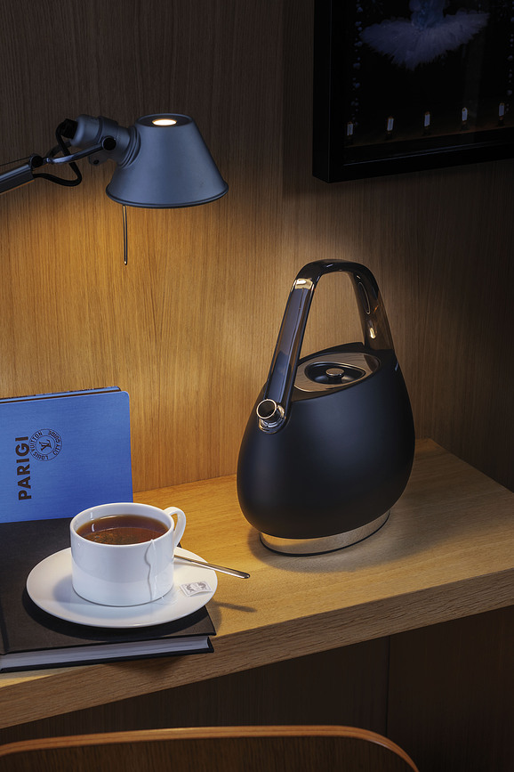 Fierbător electric Jackie 1,2 l, negru